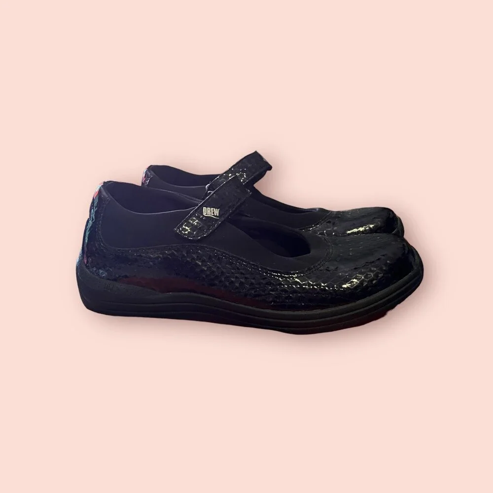 BERKEMANN BLACK BABYDOLL SHOE. SIZE 9 NARROW